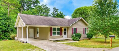 Cottage (3 Bedrooms) | Front of property