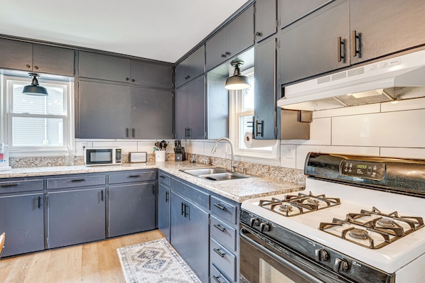 House (2 Bedrooms) | Interior