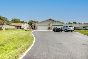 Interior - Pet-friendly Sheboygan Home: 4 Mi to Lake Michigan (Sheboygan)