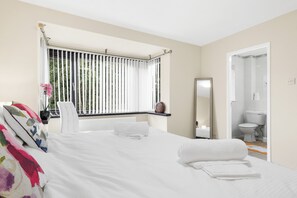 Ferienhaus | 4 Schlafzimmer, Bügeleisen/Bügelbrett, kostenloses WLAN, Bettwäsche