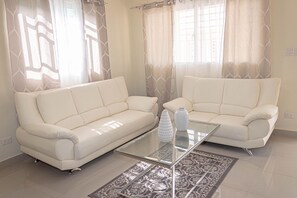 Smart TV - Mrs. Olga's House (La Romana)