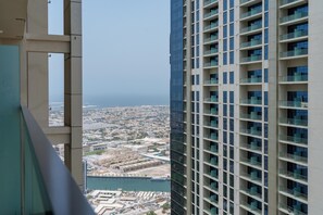 Exterior - Lux BnB Aykon City I Skyline Canal Views (Dubai)