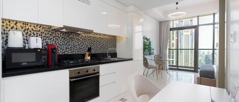 파노라믹 아파트 | 전용 주방 | 냉장고, 전자레인지, 오븐, 쿡탑