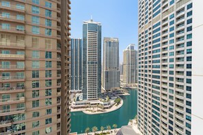 Exterior - Stylish 1BR APT with Gym, Pool & other amenities (Dubai)