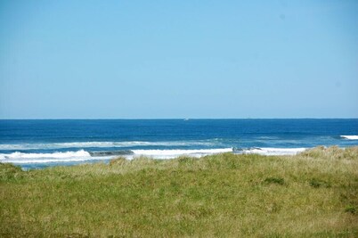 221 Don't Worry, Be Happy ~ Spacious Ocean View Condo