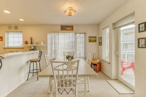 221 Don't Worry, Be Happy ~ Spacious Ocean View Condo