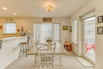 221 Don't Worry, Be Happy ~ Spacious Ocean View Condo