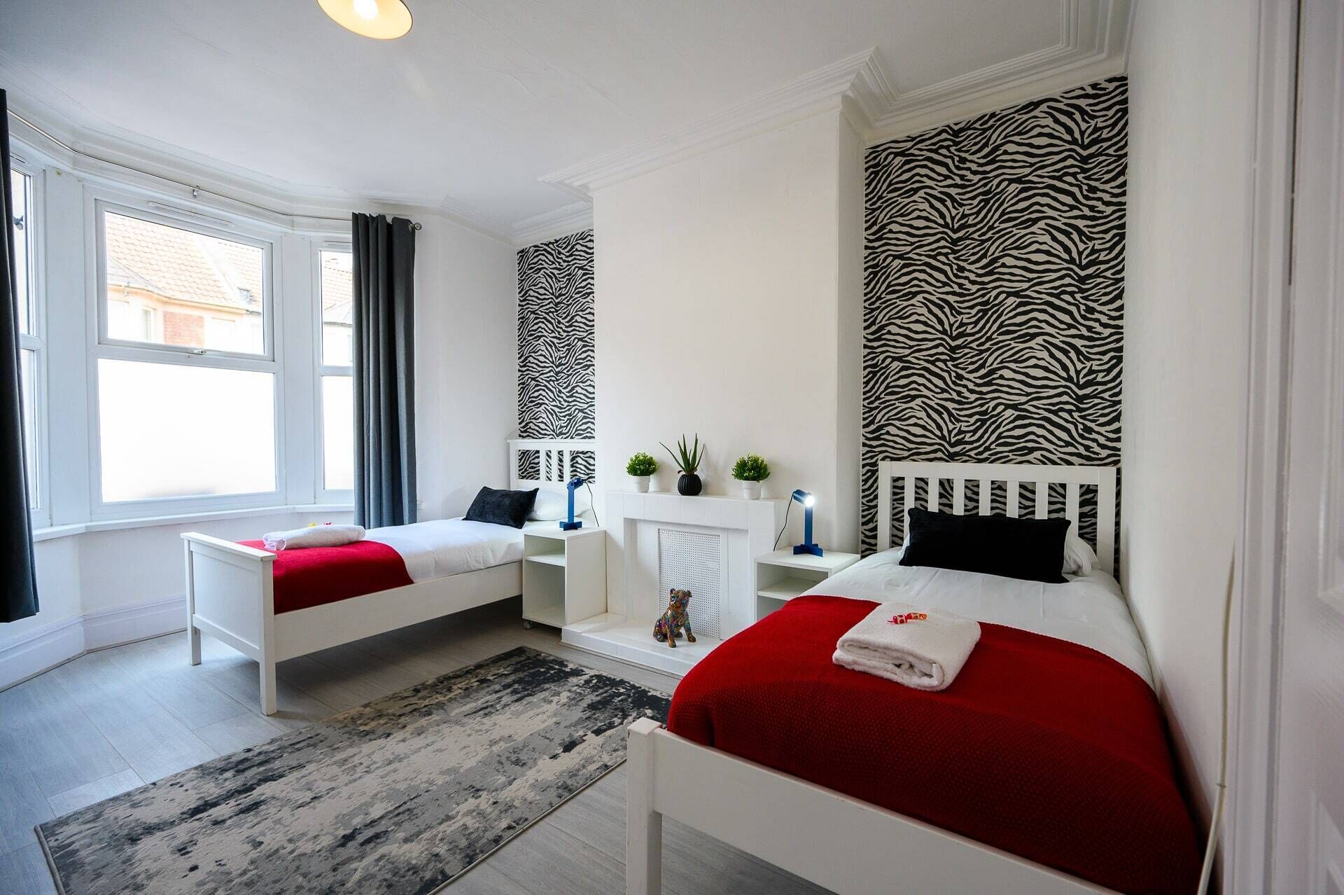 2 bedrooms, desk, iron/ironing board, WiFi