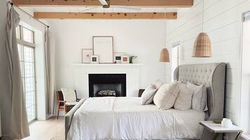 6 bedrooms, iron/ironing board, travel crib, free WiFi