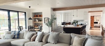 Large Group Getaway | Peaceful Views + Spa Tub