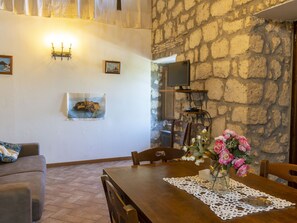 Dining - La Capraccia by Interhome (Lago di Bolsena)
