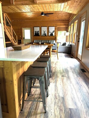 Dining - Spacious 4-bedroom light-filled house in Pine City on Lake Pokegama (Pine City)