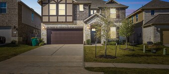 Gorgeous Lake Conroe Home, Affordable Nightly Rent by RedAwning