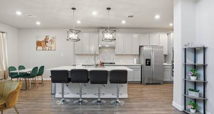 Gorgeous Lake Conroe Home, Affordable Nightly Rent by RedAwning