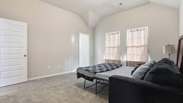 House, 4 Bedrooms | 4 bedrooms, laptop workspace, free WiFi