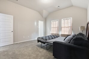 House, 4 Bedrooms | 4 bedrooms, laptop workspace, free WiFi