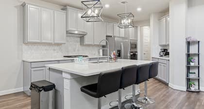 Gorgeous Lake Conroe Home, Affordable Nightly Rent by RedAwning