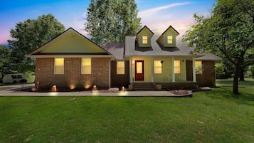 House, 3 Bedrooms | Exterior