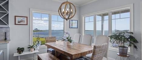 House, 3 Bedrooms | Dining