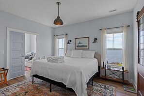 House, 3 Bedrooms - The Point At Marshallberg 3 Bedroom Home by RedAwning (Marshallberg)
