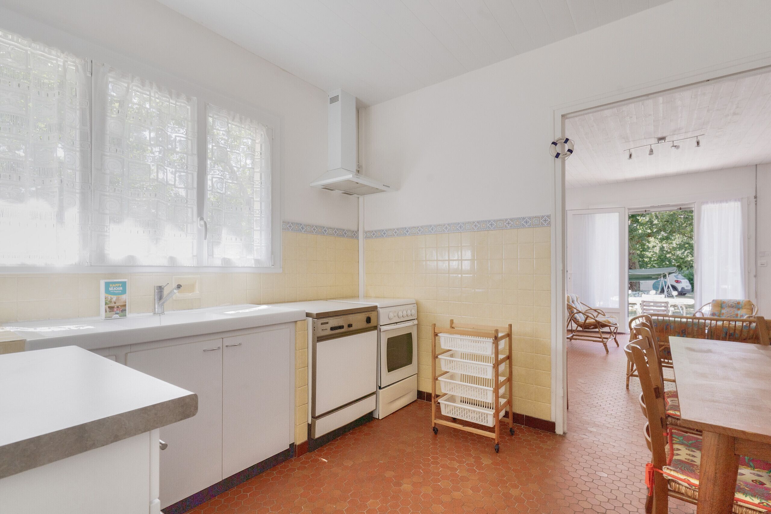 冰箱、微波炉、烤箱、洗碗机