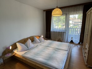 4 間睡房、上網