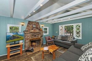 TV, fireplace