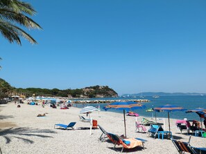 Tæt på stranden