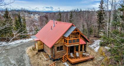 Whispering Pines Hideaway~Secluded, Rustic, Cozy
