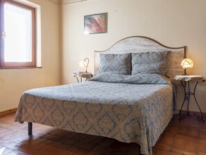 6 Schlafzimmer, Bügeleisen/Bügelbrett, WLAN