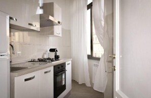 Private kitchen - Two Bedroom Apartment (ROMA)
