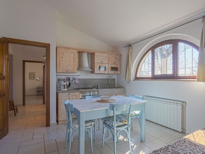 Fridge, microwave, oven, cookware/dishes/utensils