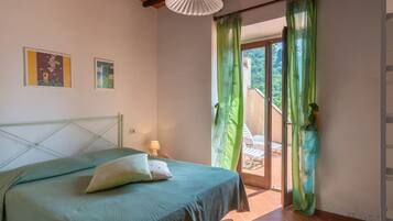 2 Schlafzimmer, Schreibtisch, Internetzugang