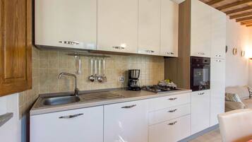 Réfrigérateur, micro-ondes, four, lave-vaisselle