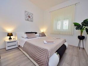 3 bedrooms, WiFi