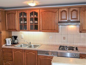 Réfrigérateur, four, lave-vaisselle, grille-pain