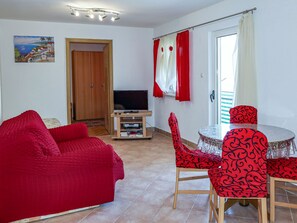 TV - Filip Jakov by Interhome (Trogir)