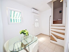 Dining - Apartment Klarić by Interhome (Trogir)
