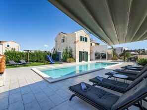 Beheizter Pool