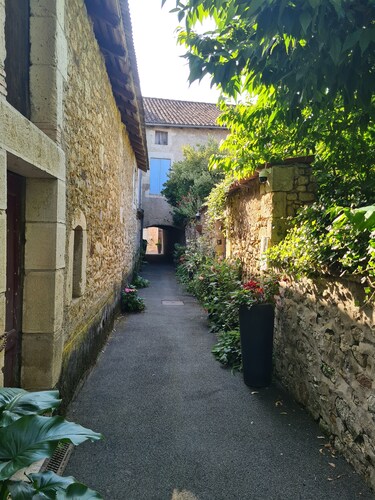 Stylish village house with spa pool, super close to walking/cycling routes