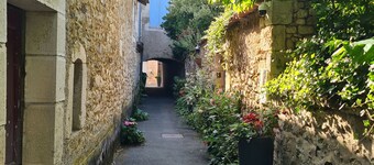 Stylish village house with spa pool, super close to walking/cycling routes