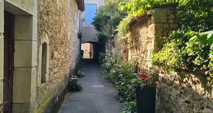 Stylish village house with spa pool, super close to walking/cycling routes