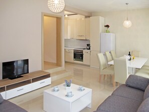 TV - Silvija by Interhome (Zadar)