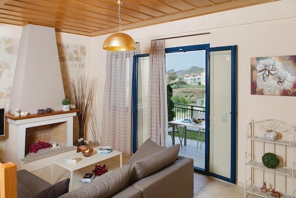 Smart TV, chimenea y reproductor de DVD 