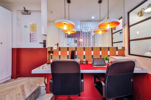 Studio | Coin séjour | Télévision