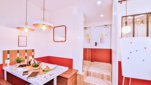 Studio | Living area | TV - WS Molitor - Auteuil (Paris)