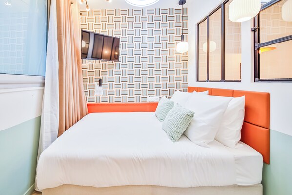 Coffres-forts dans les chambres, fer et planche à repasser