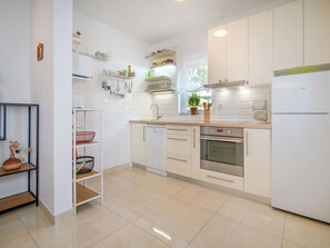 Frigorifero, microonde, forno, lavastoviglie