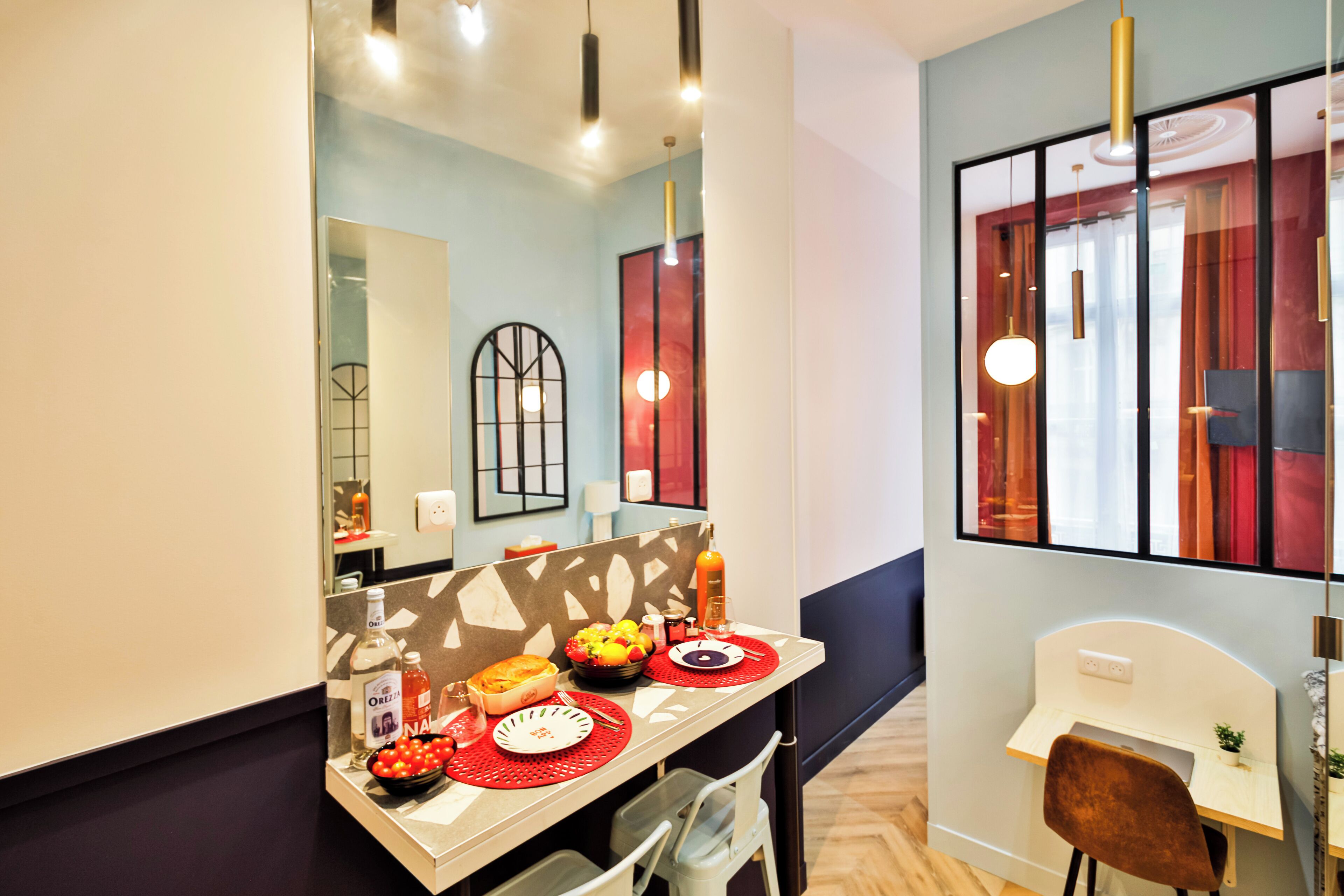 Studio | Living area | TV