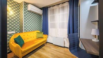 Apartment | Living area | TV